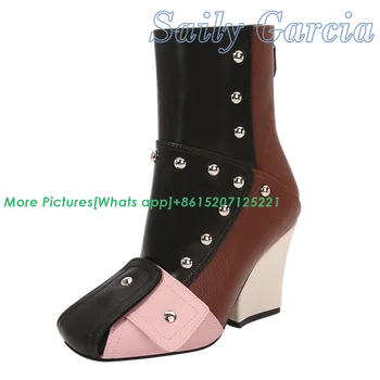 Новые фирменные ботинки с металлическим украшением в стиле пэчворк на высоком массивном каблуке с квадратным носком, зимние ботинки с застежкой-молнией сзади, модная обувь для подиума