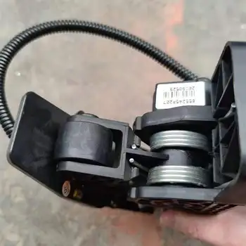 Оригинальные детали электронной педали акселератора в сборе в кабине экскаватора с резиновым покрытием B75