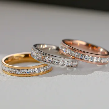 Корейская версия легкого роскошного кольца с квадратным бриллиантом full sky star из титановой стали для женщин, простой и модной индивидуальности.