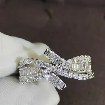 2024 Новый современный дизайн Обручальные кольца для женщин Модные Сверкающие Кристаллы Кубического Циркония для помолвки Элегантные женские украшения