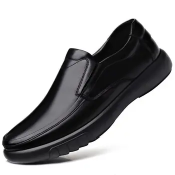 Мужская повседневная обувь 2023 года, Новые мягкие резиновые однотонные лоферы, мужская офисная легкая обувь из искусственной кожи без застежки
